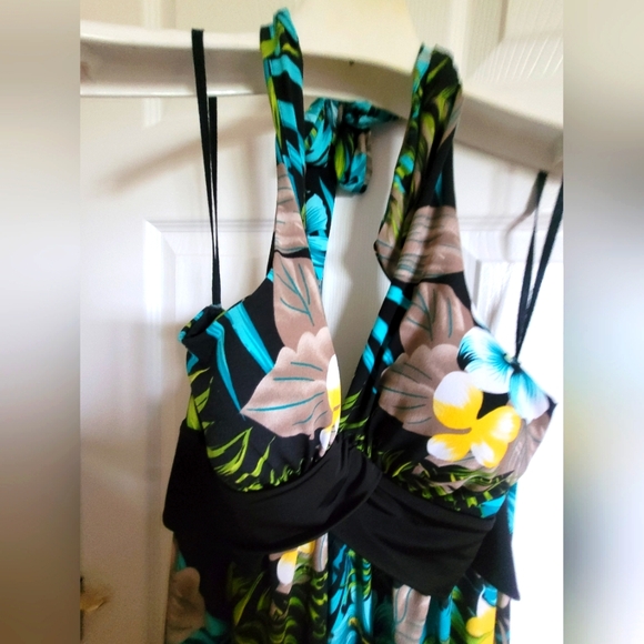 Hawaiin print maxi dress - Picture 3 of 4